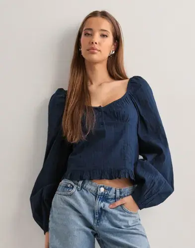 Nelly Nelly - Blå - Buttoned Puff Sleeve Blouse