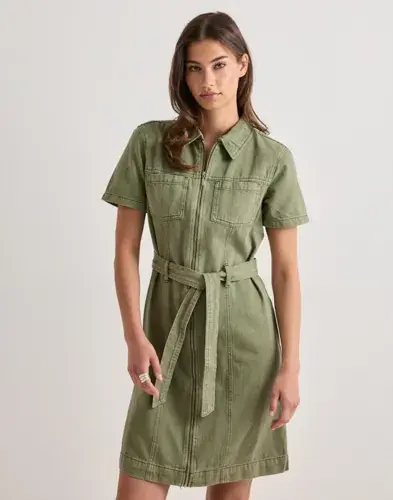 ONLY Only - Grønn - Onlsilla S/S Zip Belt Short Dr