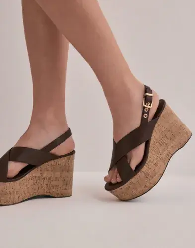 Nelly Nelly - Brun - Wedge Slingback Heel