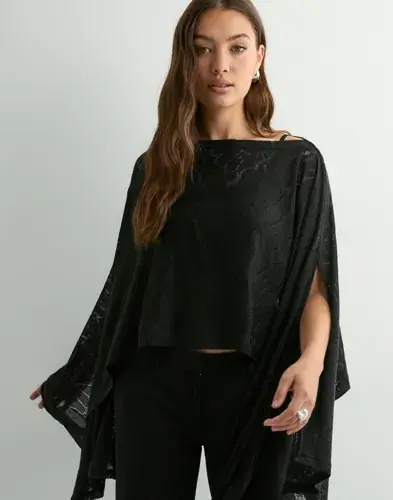 Nelly Nelly - Svart - Knit Lace Poncho
