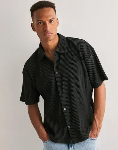 Jack & Jones Jack & Jones Jcointerlude Plisse Shirt Ss Kortermede skjorter Svart