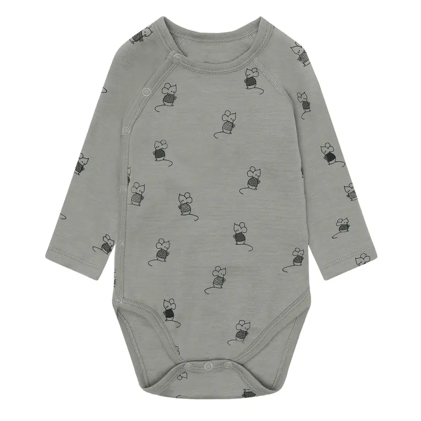 Hust and Claire Hust and Claire - Omslagsbody i Ull Bo Wrap Mouse Forest Fog