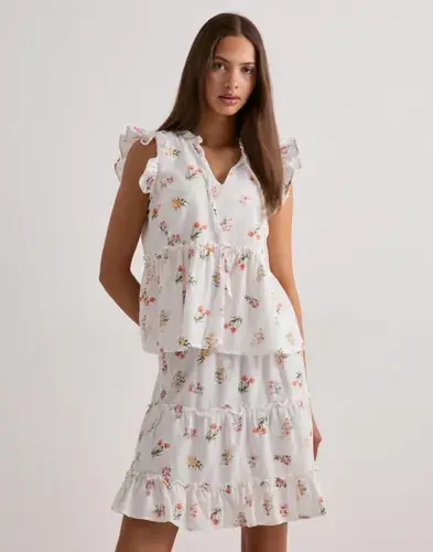 Pieces Pieces - Blomstrete - Pcemma Hw Short Skirt Wvn Noos Bc
