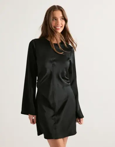 Neo Noir Neo Noir - Svart - Jumari Heavy Sateen Dress