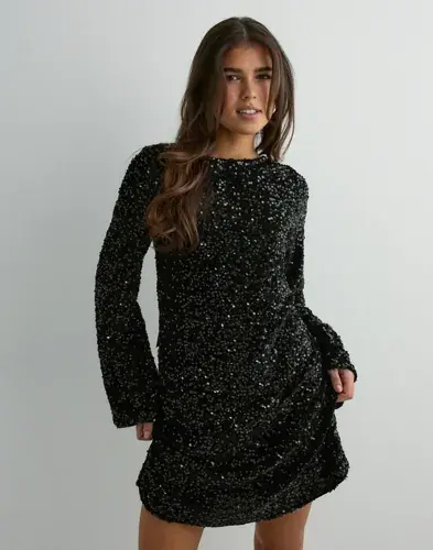 Pieces Pieces - Svart - Pckam Ls Deep Back Bow Dress Jrs No