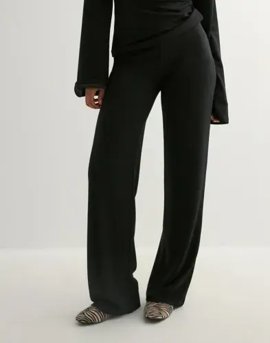 Nelly Nelly - Svart - Luxury Low Waist Pants