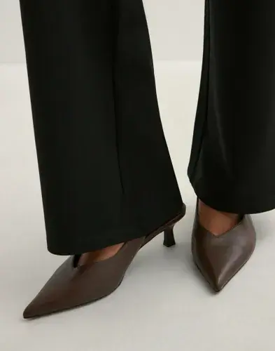 Nelly Nelly - Brun - Thin V-Shape Slingback