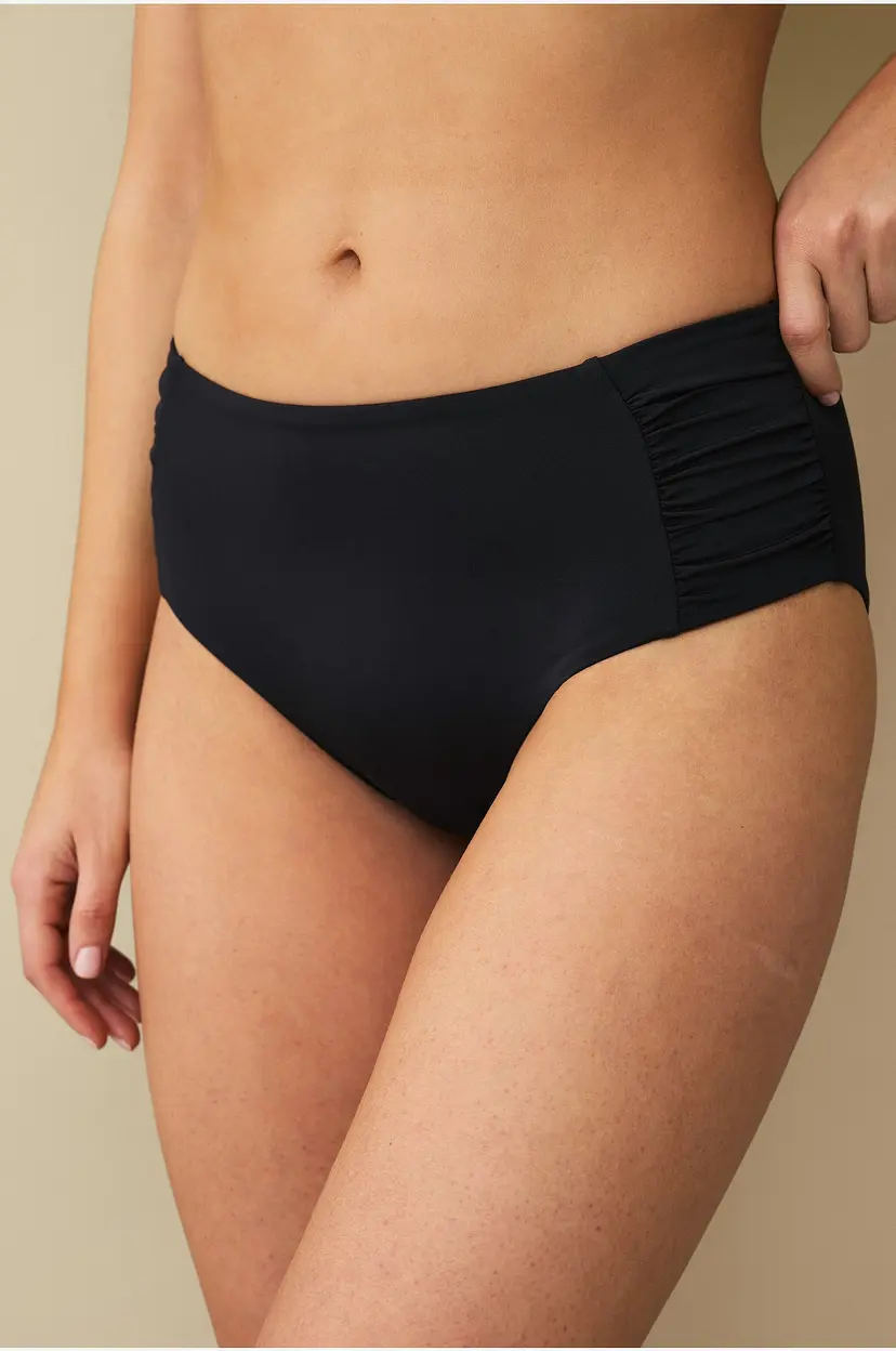 Ellos Collection Bikinitruser med rysje - Svart