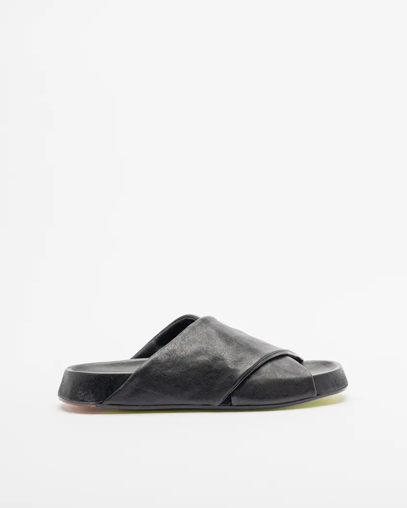 Ernesto Dolani Ernesto Dolani 8DKAZ07 Black Slide sandals