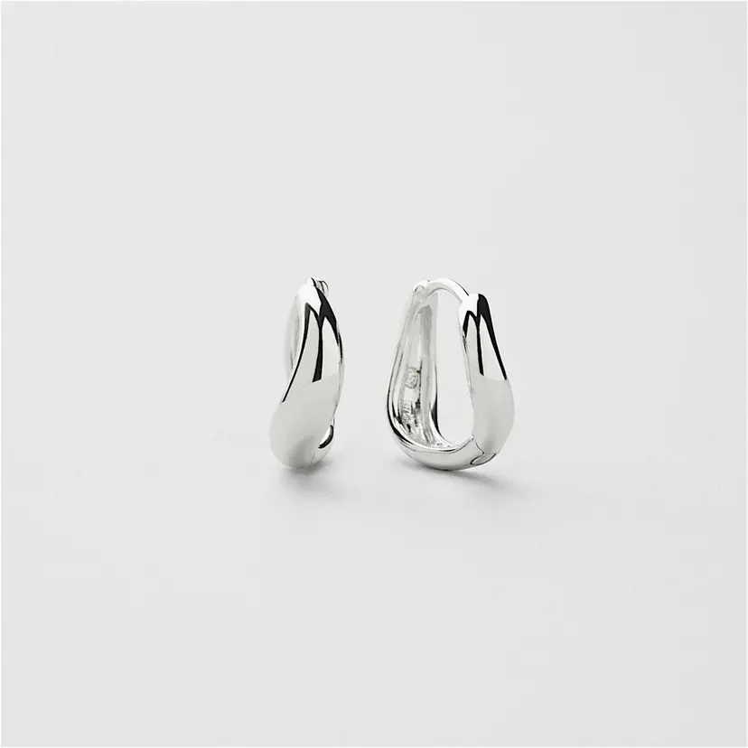 Safira Wavy Hoops