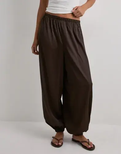 Pieces Pieces - Brun - Pcfesta Mw Satin Balloon Pant Wvn D