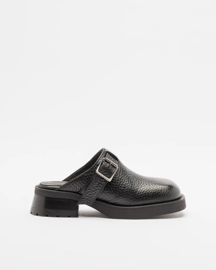 E8 by Miista E8 by Miista Aroa Black Clogs