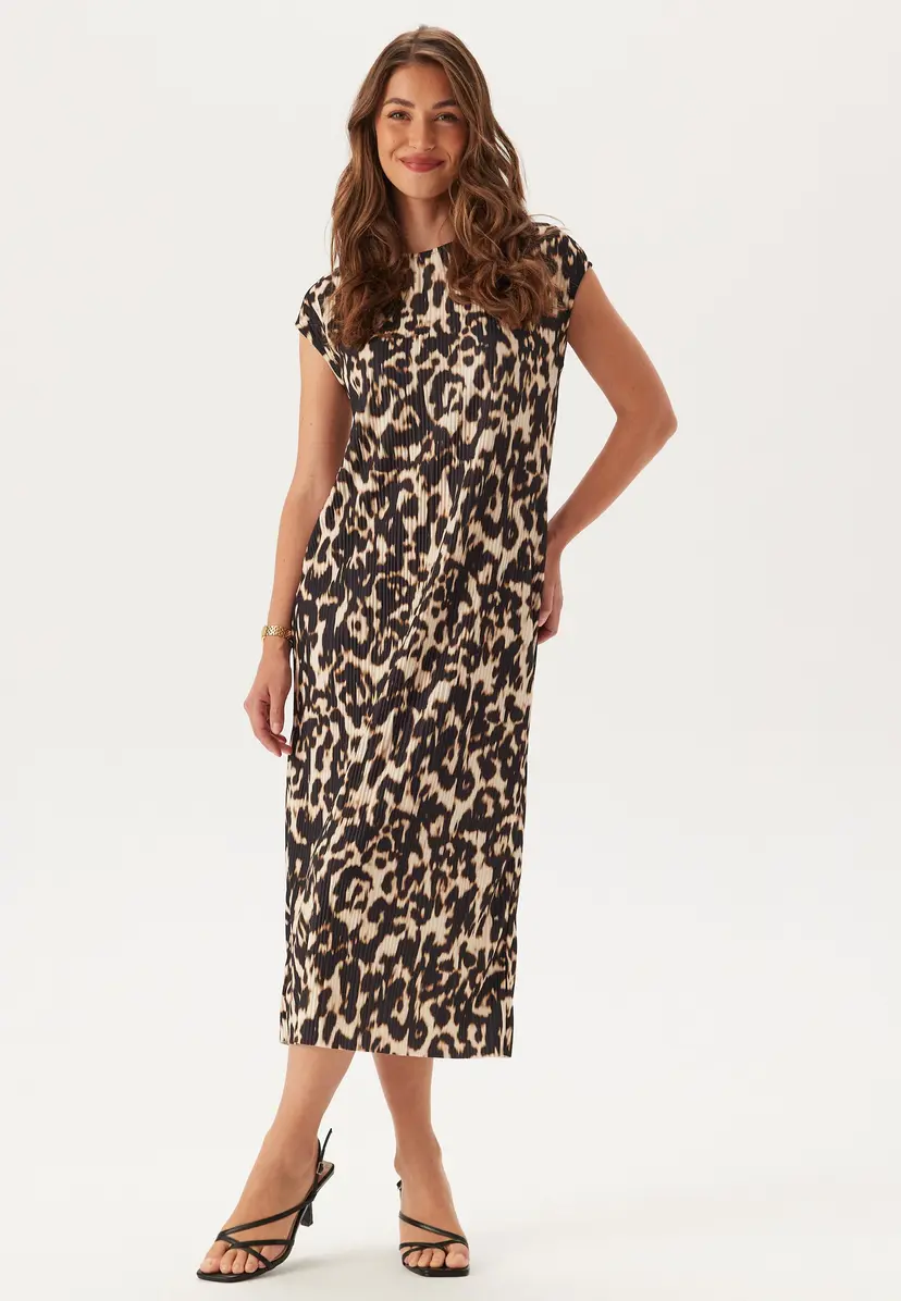 Bubbleroom Pleated Cap Sleeve Dress