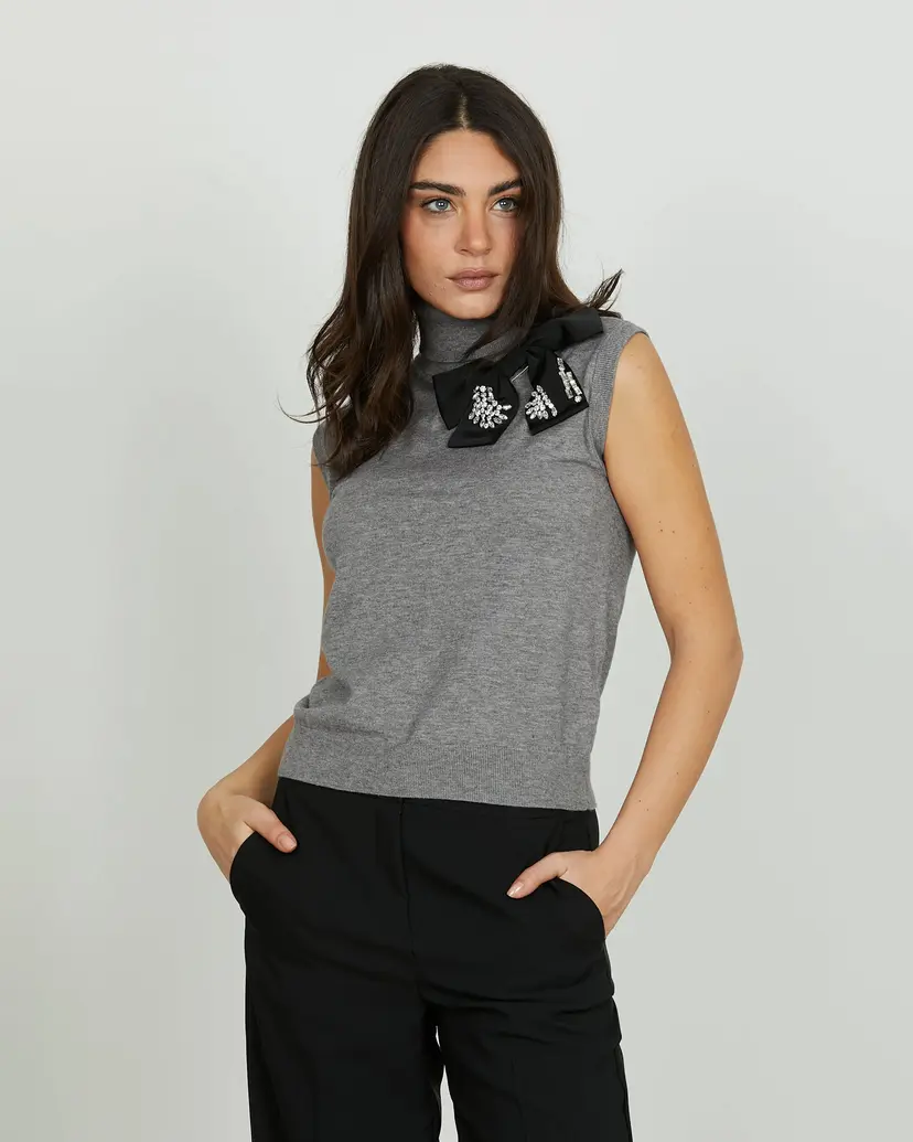 Relish Relish NASSO Gray Sleeveless Turtleneck Top