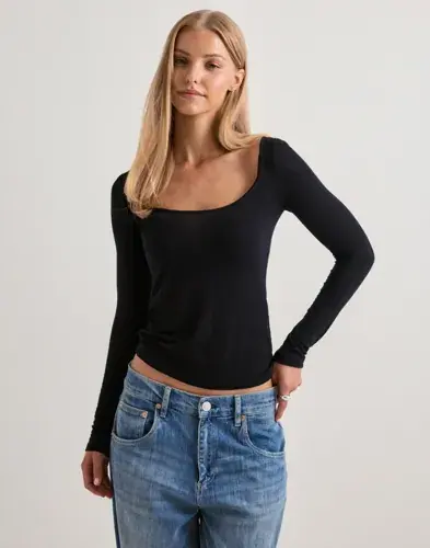 Nelly Nelly - Svart - Soft Wool Blend Scoop Top