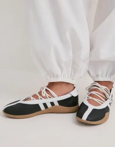 Adidas Originals Adidas Originals - Svart - Taekwondo Mei Ballet