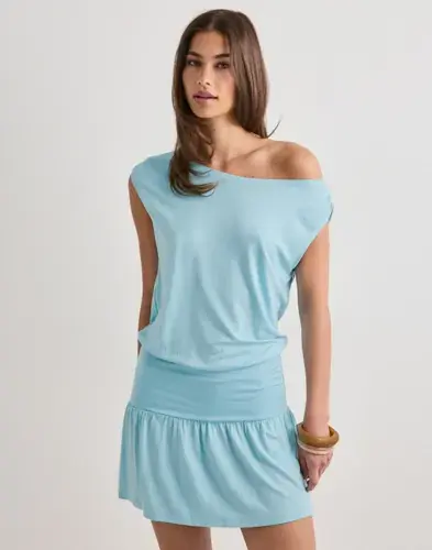 Nelly Nelly - Blå - Soft Shoulder Mini Dress