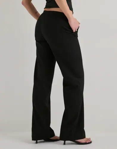 Nelly Nelly - Svart - No Waist Relaxed Suit Pants