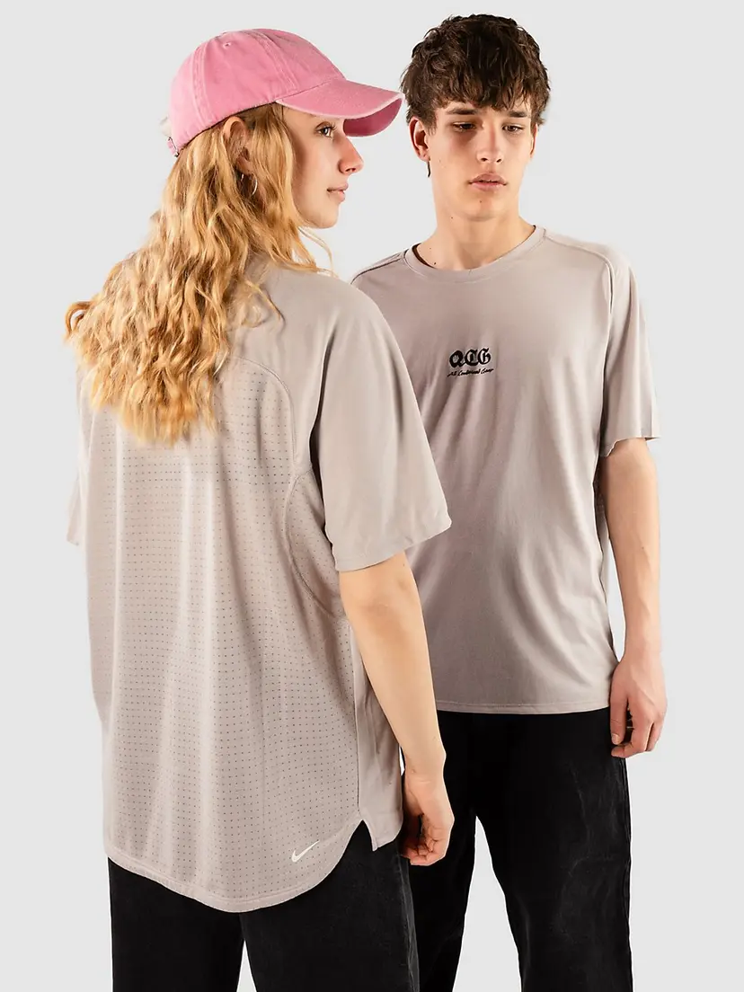 Nike ACG Nike ACG DFADV Solar Chase Nrg T-skjorte grå
