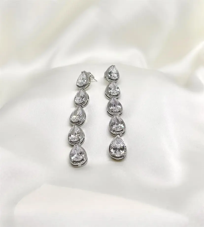 Aiyanna Linnea Earring