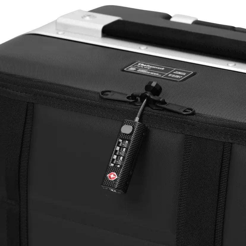 DB Essential Tsa Lock Black Out