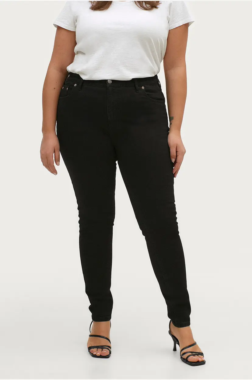 Ellos Plus collection Smale stretchjeans med høy midje - Svart