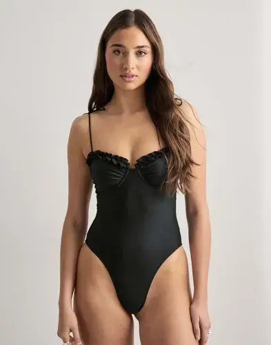 Nelly Nelly - Svart - Ruffle Swimsuit