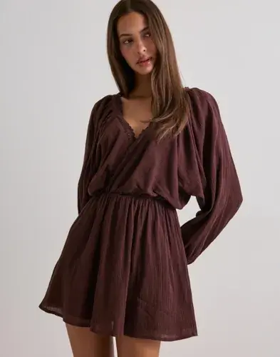 Nelly Nelly - Brun - Sweet Detail Dress