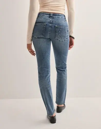 Nelly Nelly - Blå - Low Waist Slim Jeans