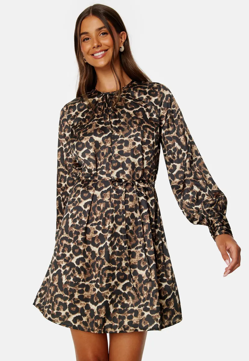 Bubbleroom Catalina Satin Dress