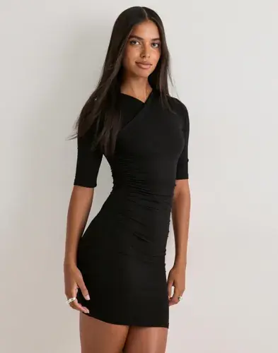 Nelly Nelly - Svart - Ruched Mini Wrap Dress