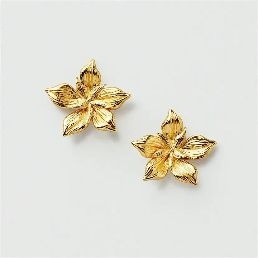 Safira Magnolia Flower Studs