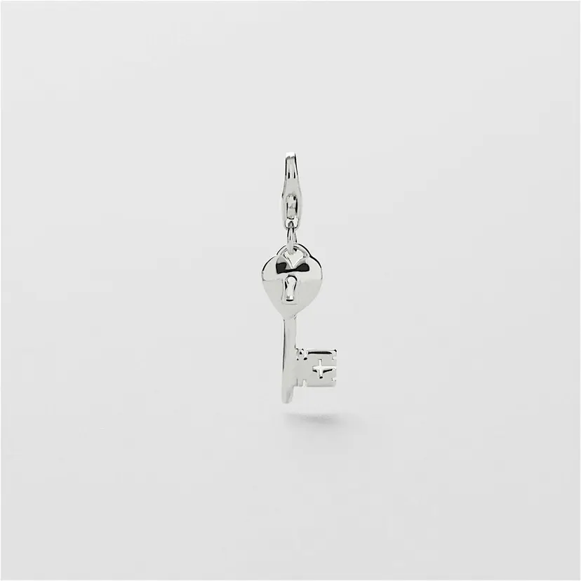 Safira Love Key Charm