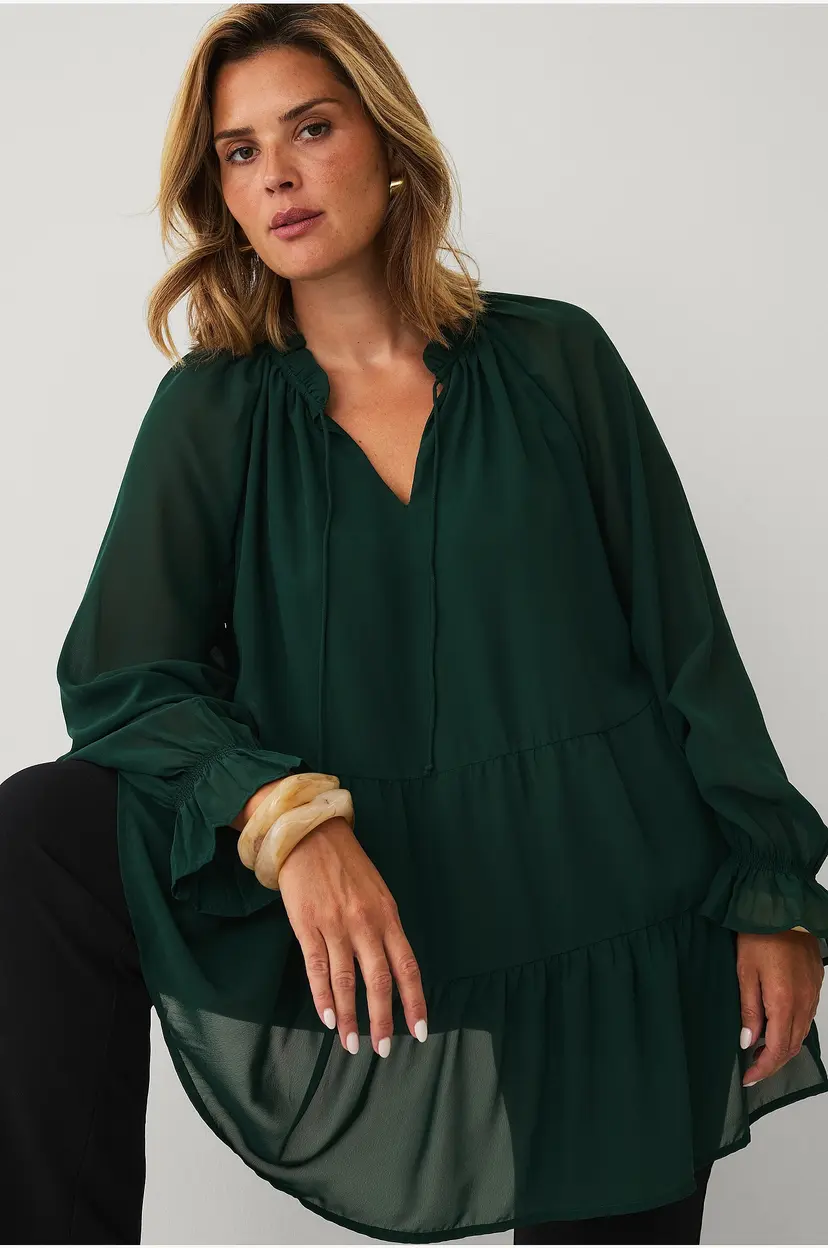 Ellos Plus collection Tunika med volanger - Svart
