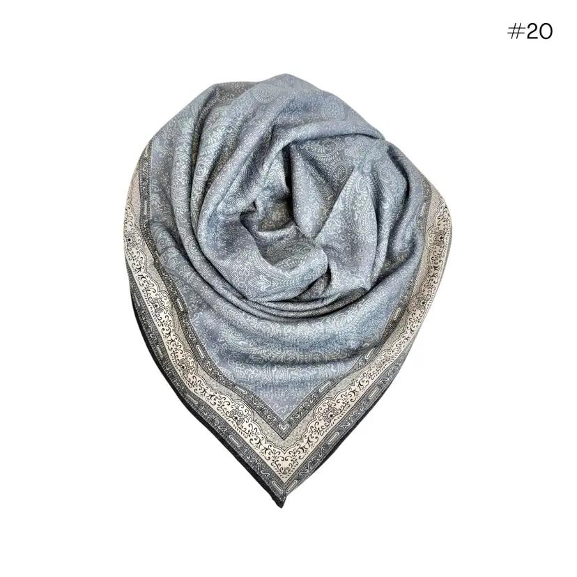 Noma Skjerf 70x70 Jeansblå/Creme/Sort