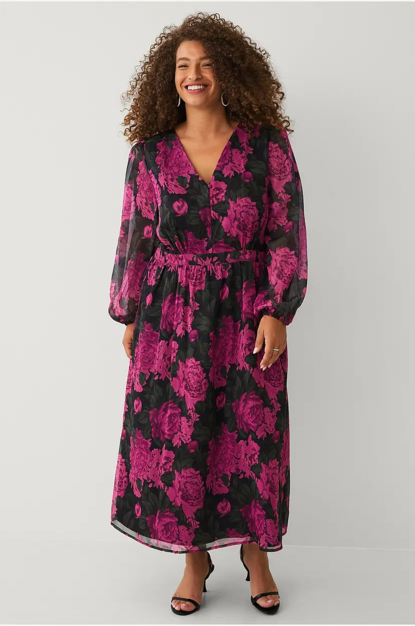Ellos Plus collection Kjole i chiffon med bobleerme - Rosa