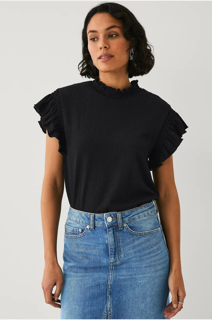 Ellos Collection Topp med volangermer - Svart