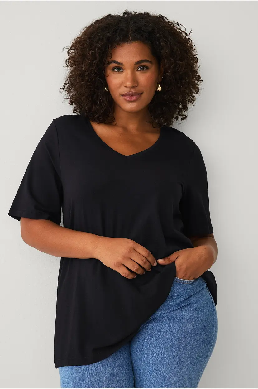 Ellos Plus collection V-formet topp - Svart