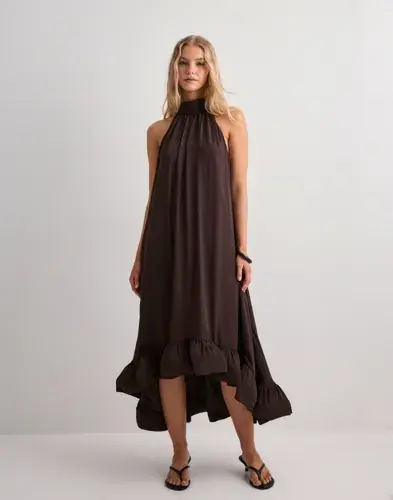 Malina Malina - Brun - Sabrina halterneck ruffled maxi dress
