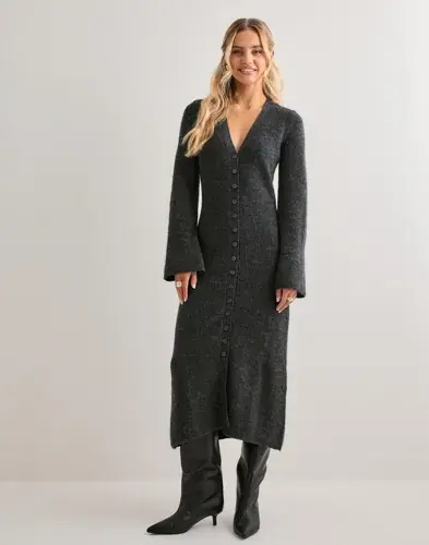 Vero Moda Vero Moda - Grå - Vmfia Ls V-Neck Calf Dress Sb