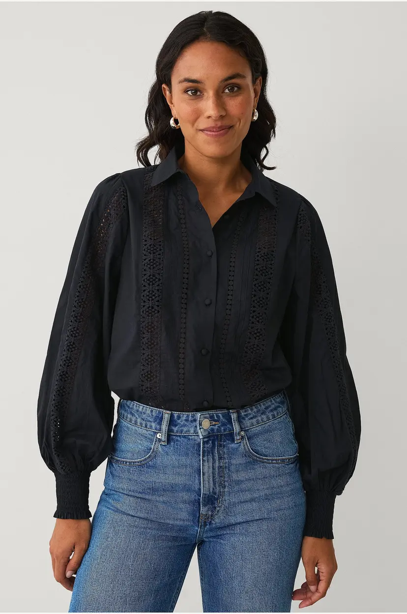 Ellos Collection Bluse med blondedetaljer - Svart