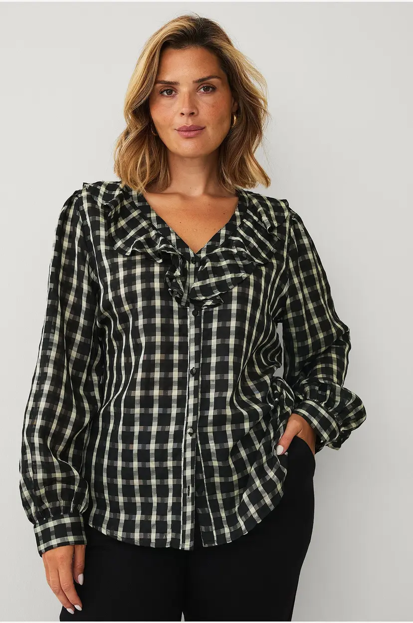 Ellos Plus collection Bluse med volanger - Svart