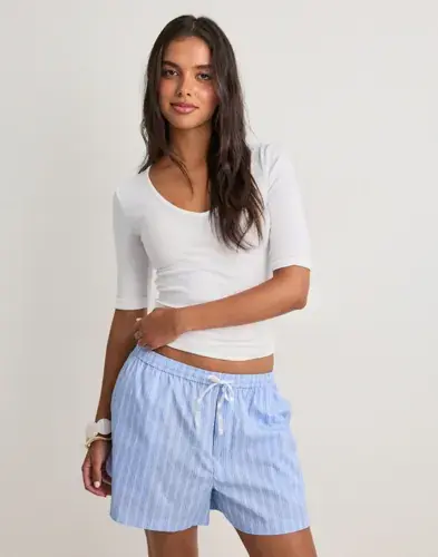 Neo Noir Neo Noir - Blå - Camell Stripe Shorts