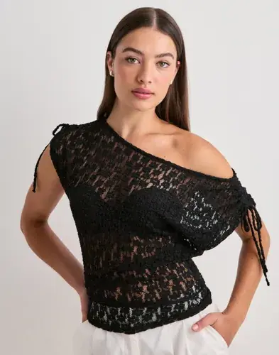 Nelly Nelly - Svart - Wonderful Lace Shoulder Top