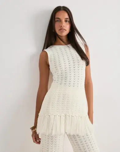 Malina Malina - Hvit - Amal Knitted Fringe Top