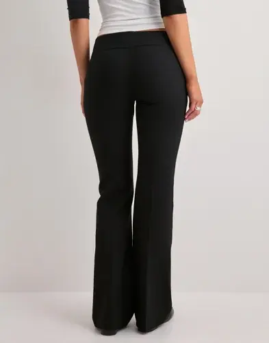 Nelly Nelly - Svart - Low Waist Flare Pants
