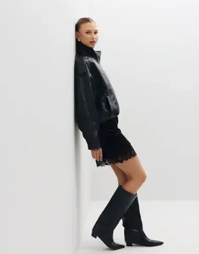 Nelly Nelly - Svart - Low Block Knee Boot