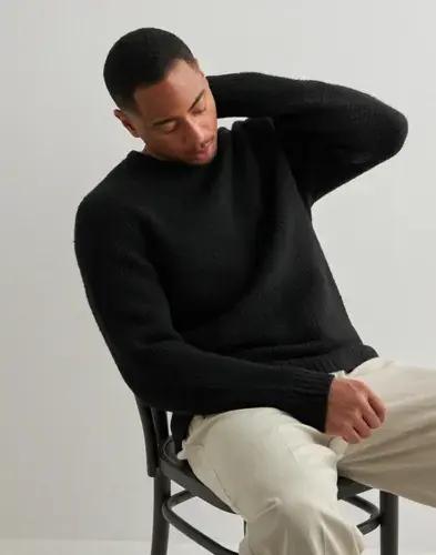 Que Sera Sera Que Sera Sera Ted Crew Neck Knit Strikkegensere Svart