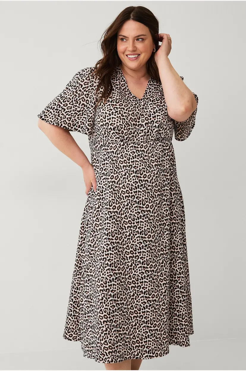 Ellos Plus collection Maxikjole med V-hals - Brun