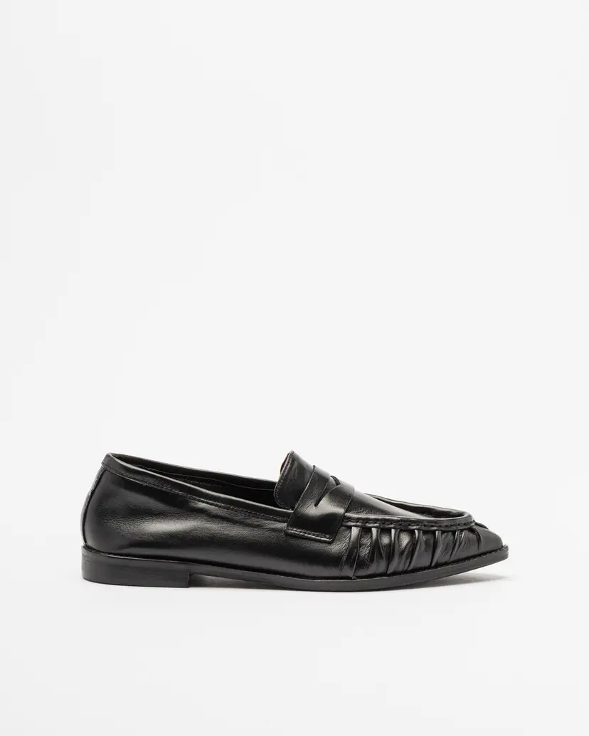 PROF PROF DELIA 2541 Black Moccasins
